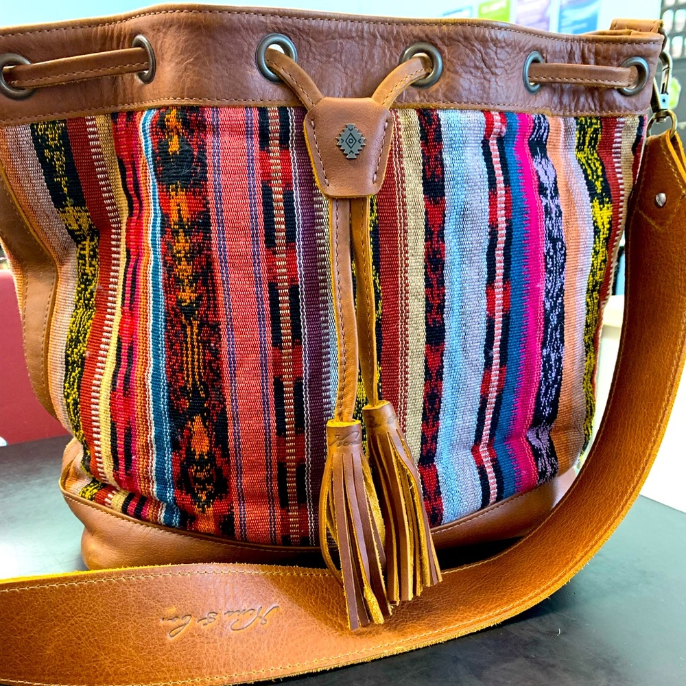Nena and Co Bucket